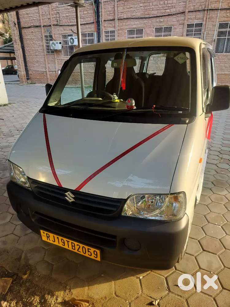 फाइनेंशली प्रॉब्लम होने के कारण गाड़ी बेच रहा हूं