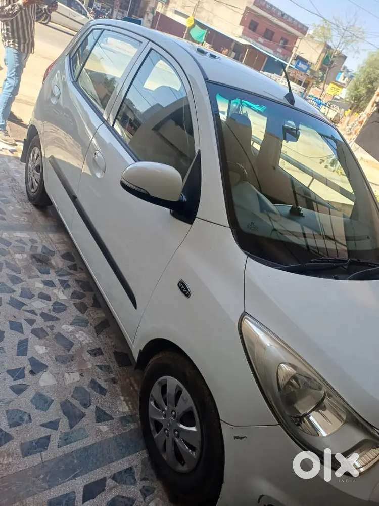 Hyundai I10 Magna Petrol 2012