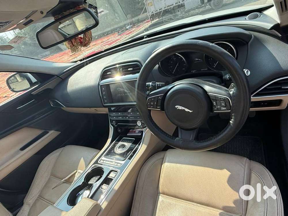 Jaguar Xe 2018 Diesel 25000 Km Driven