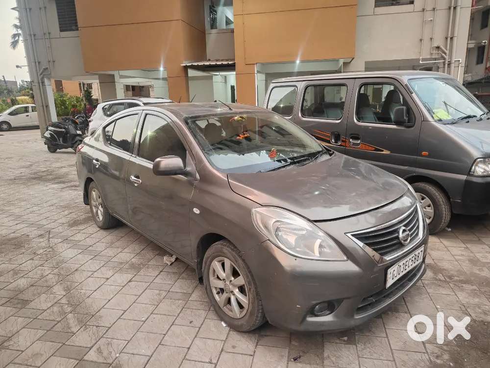 Nissan Sunny 2012