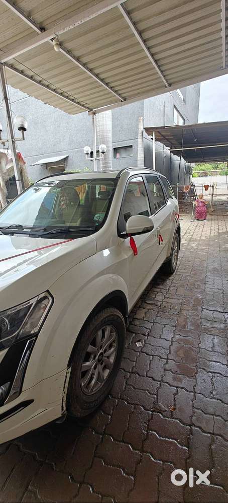 Xuv 500 With Sunroof Well Maintain