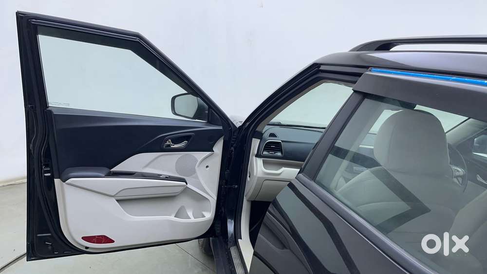 Mahindra Xuv300 W8 Option, 2022, Petrol
