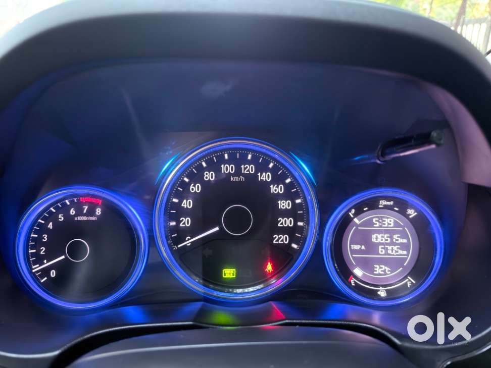 Honda City I-vtec V, 2015, Petrol