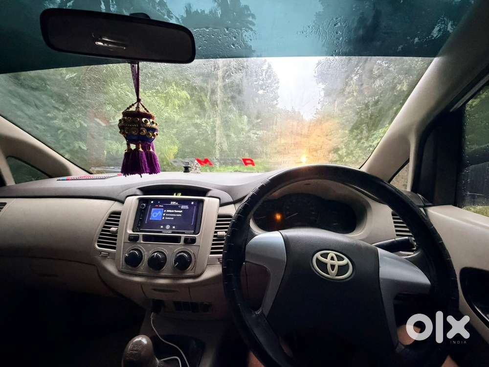 Toyota Innova 2012 Diesel 230000 Km Driven