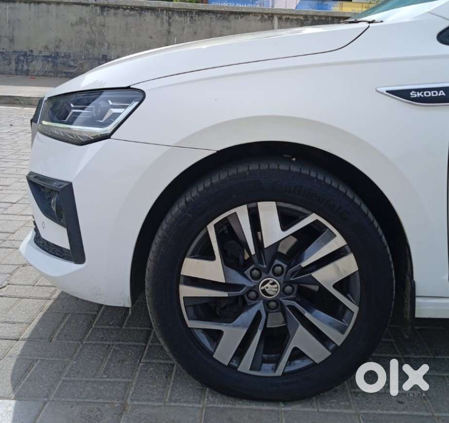 Skoda Slavia 1.0 Tsi Style At, 2024, Petrol