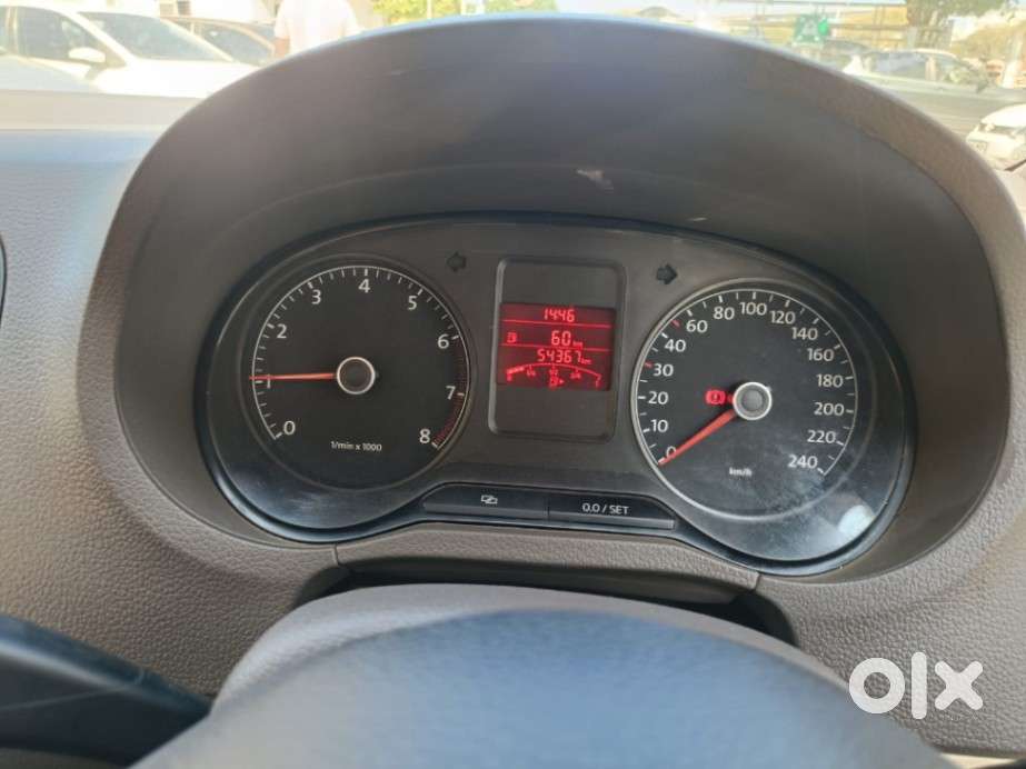 Volkswagen Vento 2010-2013 Petrol Highline, 2011, Petrol