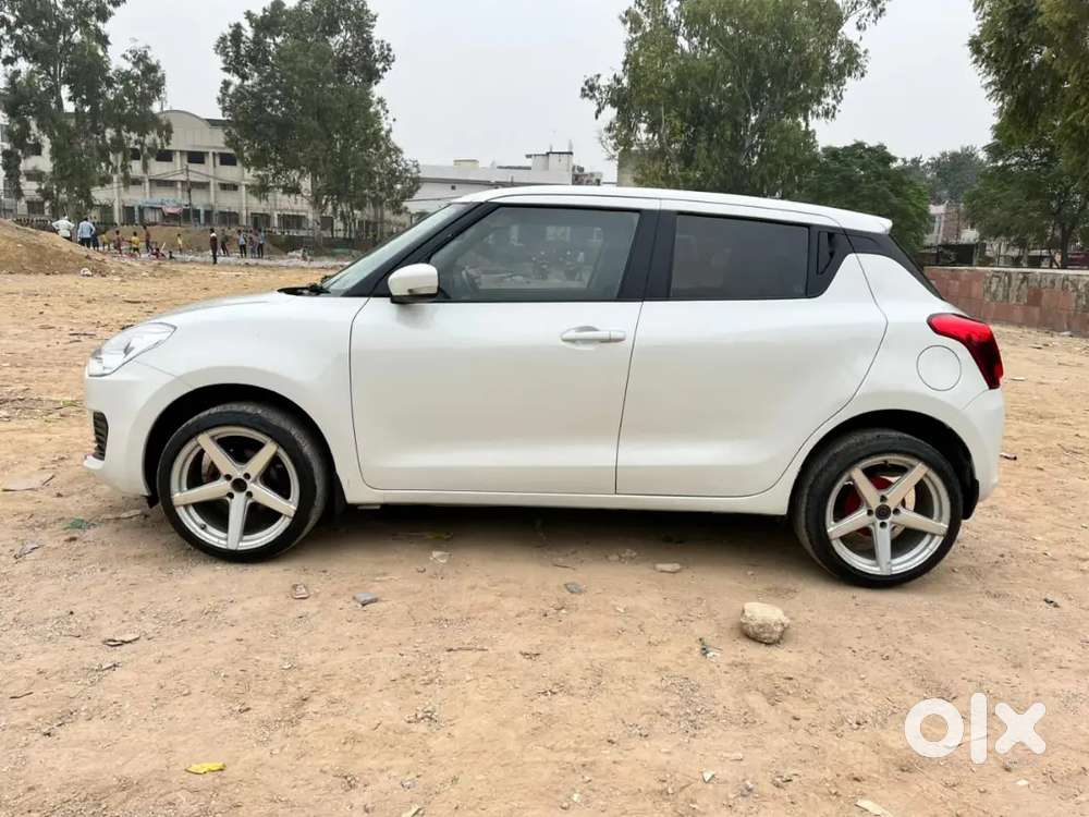 Maruti Suzuki Swift 2022 Petrol 42000 Km Driven