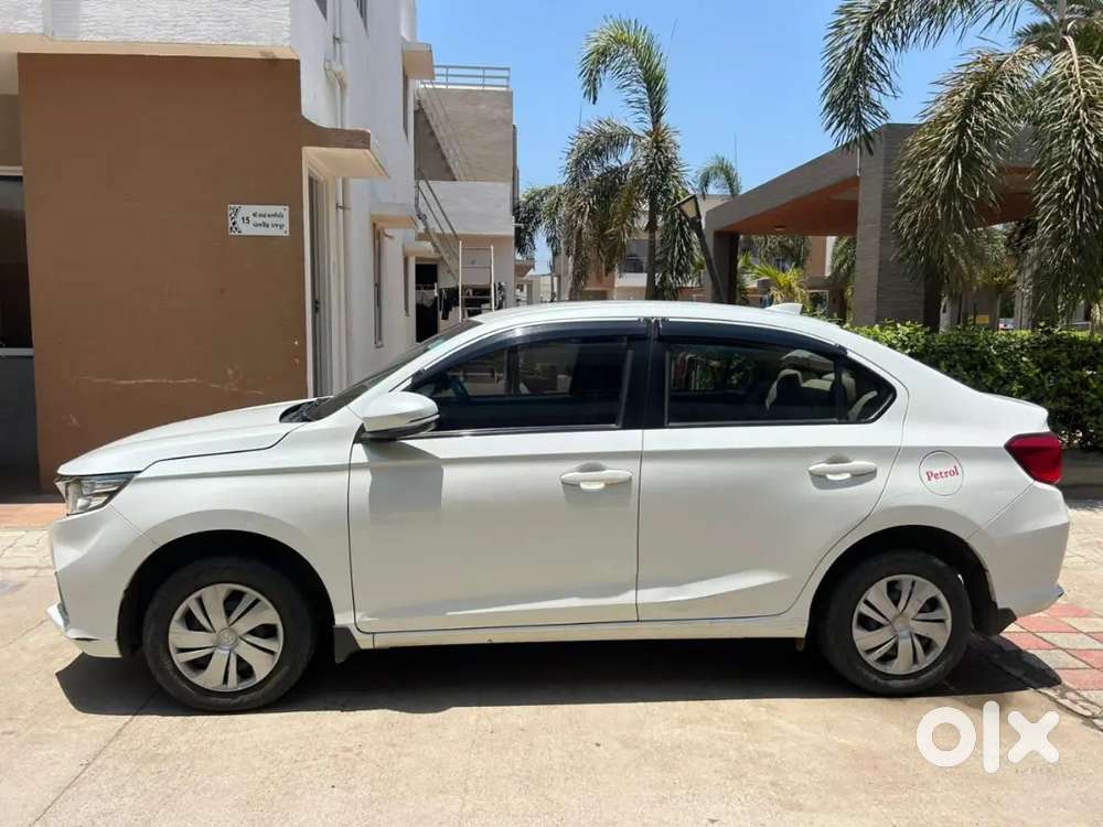 Honda Amaze Single Handed Driven