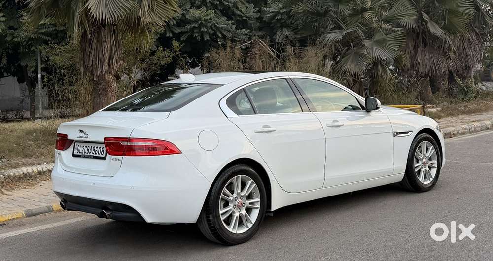 Jaguar Xe Portfolio, 2019, Petrol