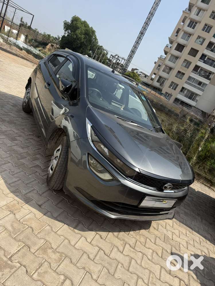 Tata Altroz 1.2 Xe Plus Petrol, 2022, Petrol