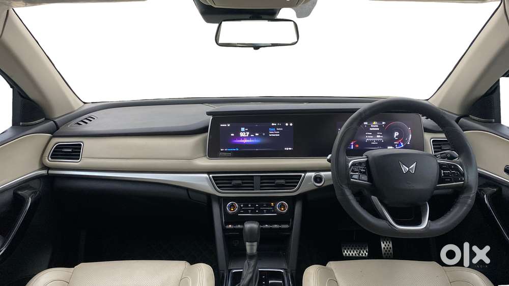 Mahindra Xuv700 2.0 Ax 7 Petrol At Luxury Pack Str, 2023, Petrol