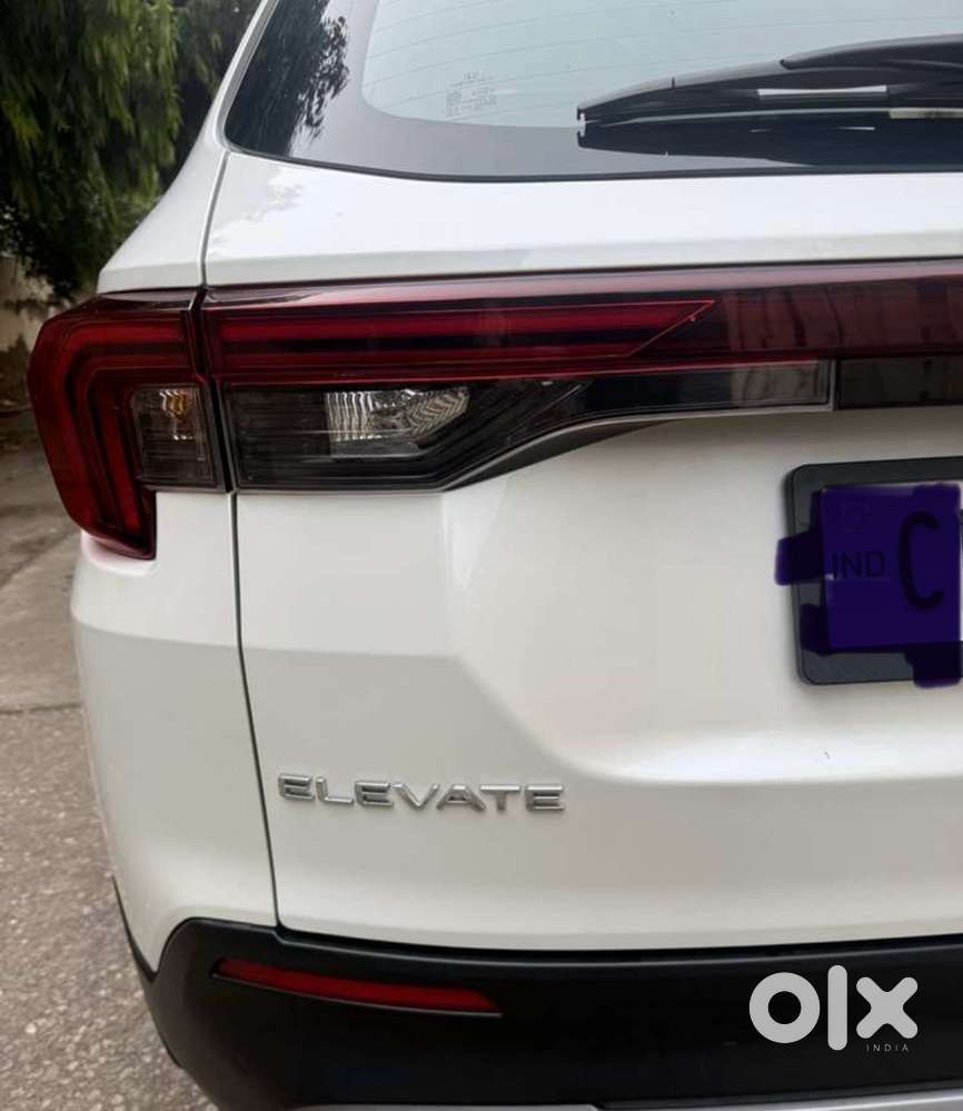 For Sale - 2025  Honda Elevate  Zx Cvt  Top Model  6500 Km