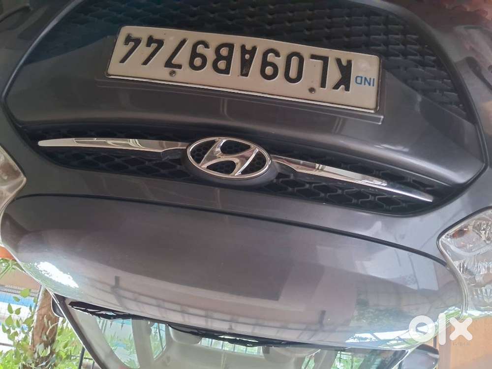 Hyundai Car I10 Sportz Ash Color