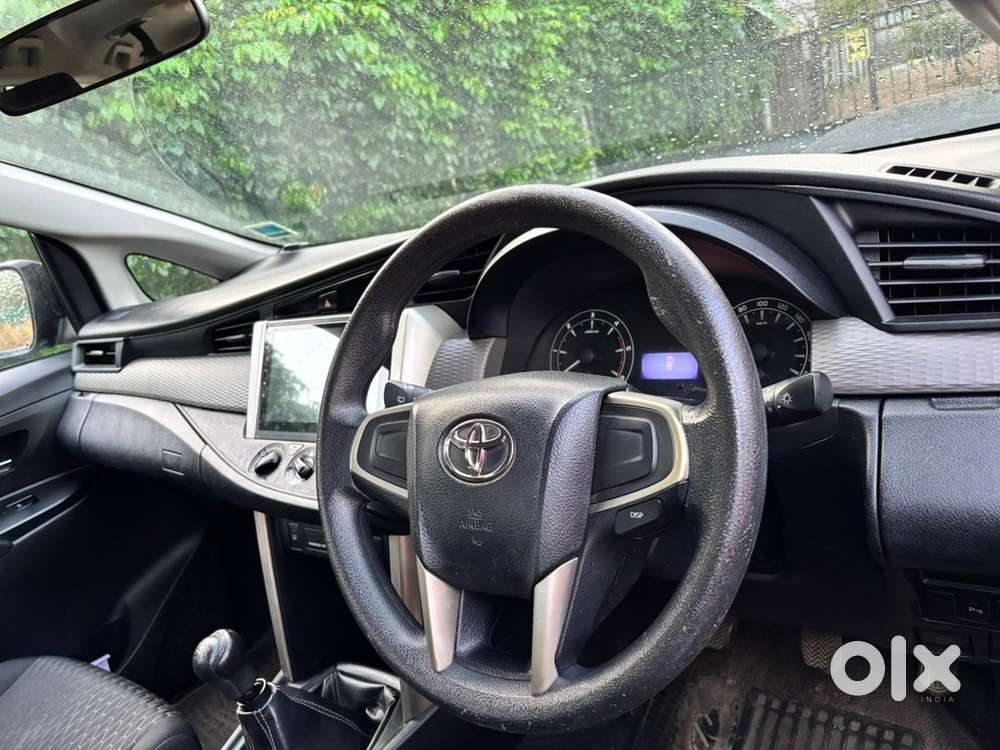 Toyota Innova Crysta 2.4gx Mt 8 Str - 2016 | First Owner