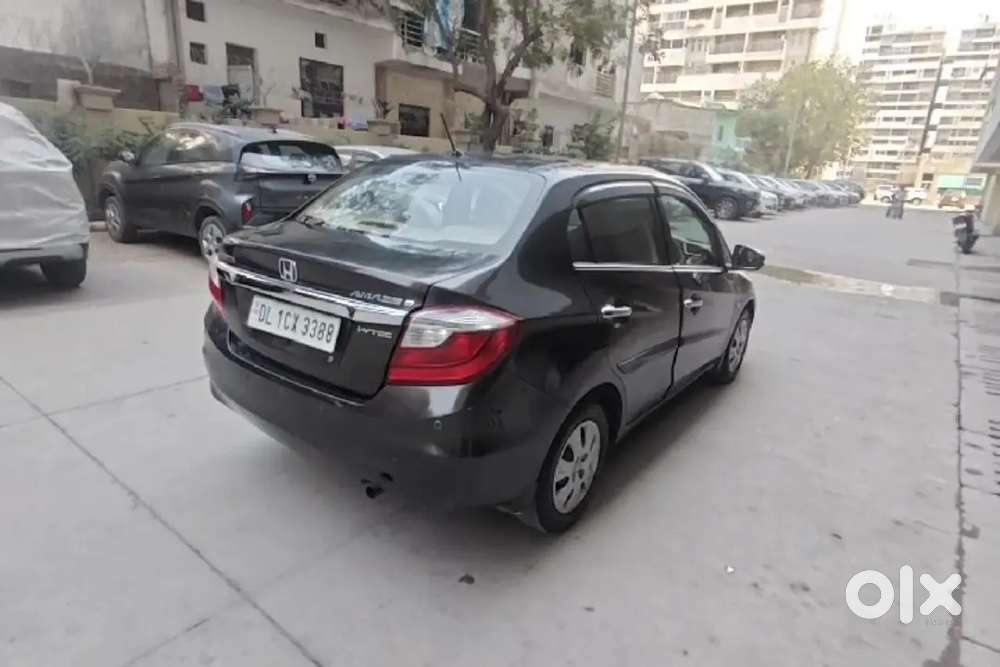 Honda Amaze (less Single Hand Driven)