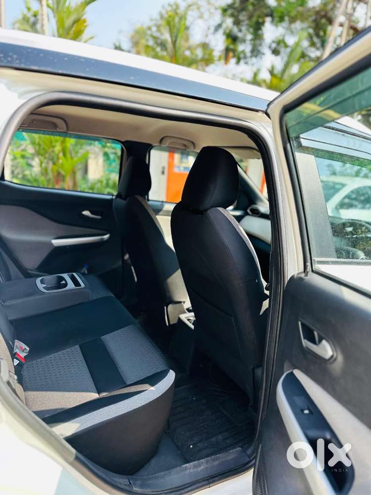 Nissan Magnite 1.0 Xv Premium Turbo Cvt, 2022, Petrol