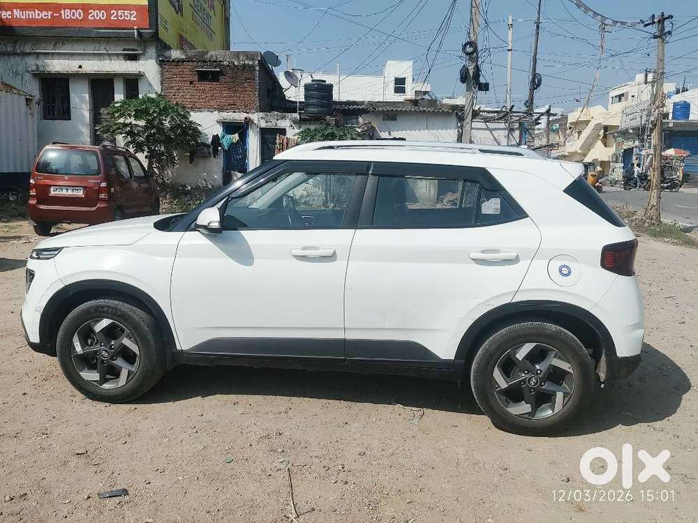 Hyundai Venu With Sunroof