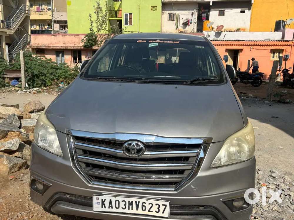 Toyota Innova 2015