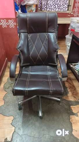 Office discount chairs quikr