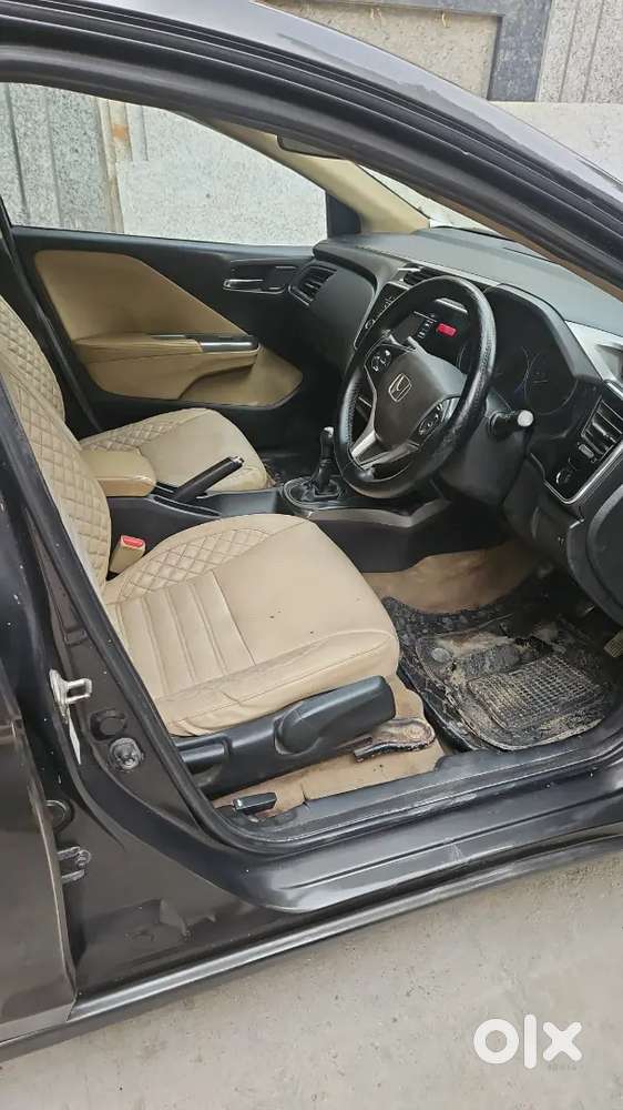 Car Is In Very Good Condition Push Button Start Sunroof Top Model Dies