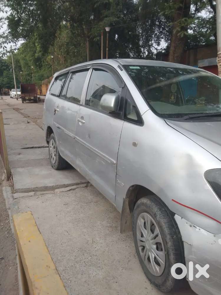 Toyota Innova 2011