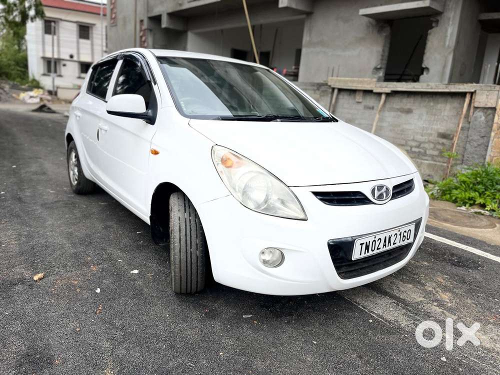Hyundai I20 2009-2011 1.4 Asta (at), 2009, Petrol