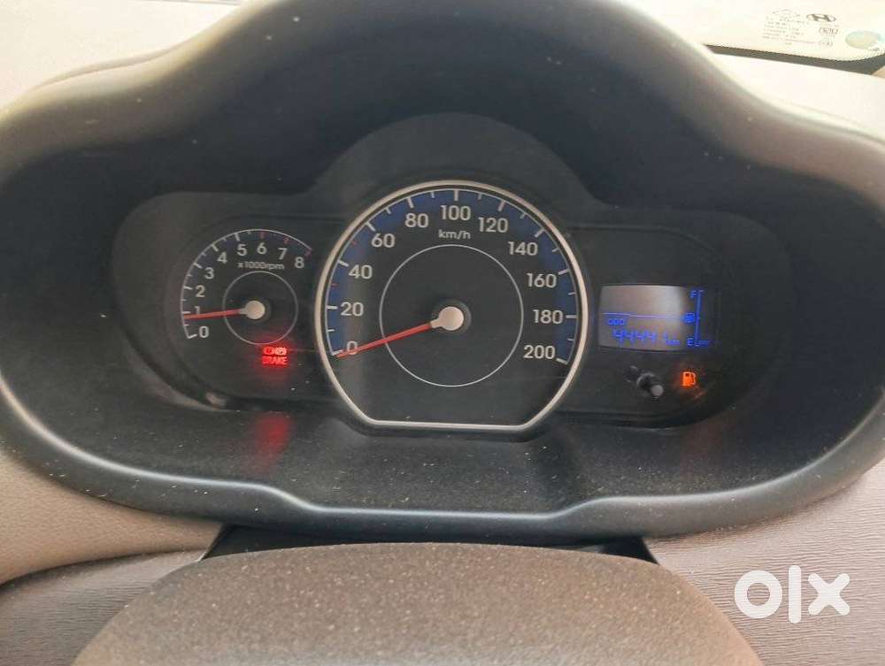 Hyundai I10 Sportz, 2015, Petrol