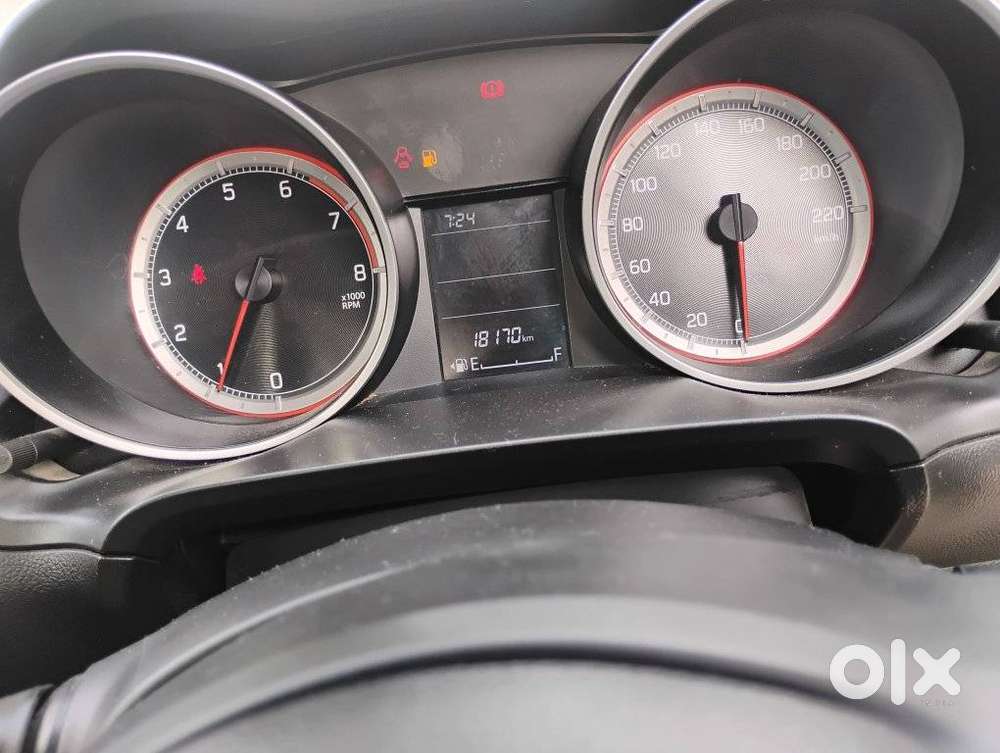 Maruti Suzuki Swift Vxi + Manual, 2025, Petrol