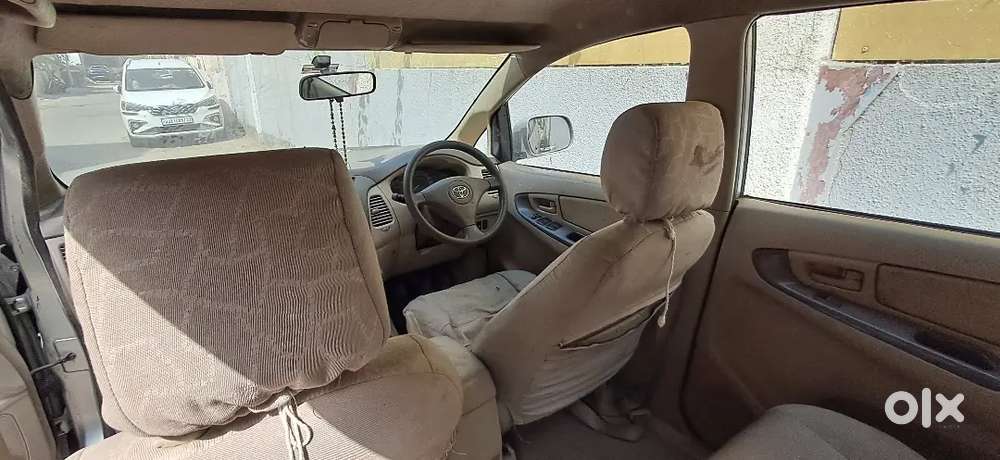 Innova Metallic Silver 7 Seater Good Condition Doctor Car