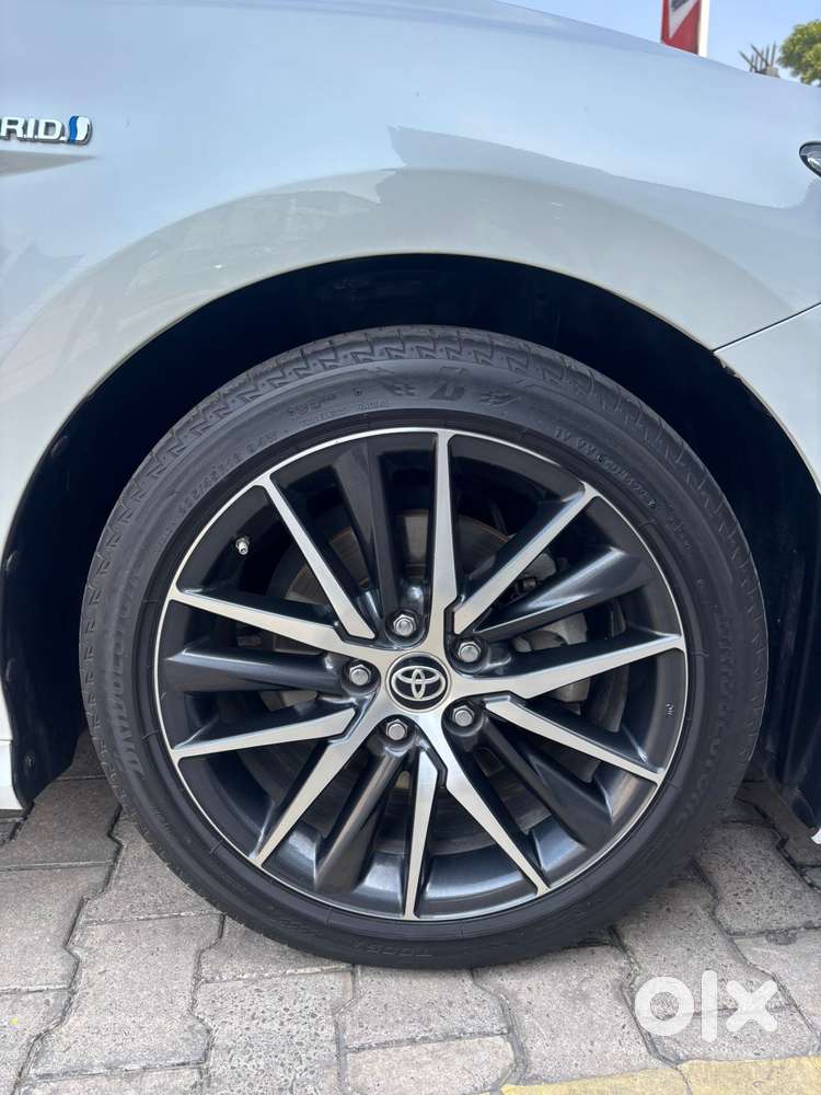 Toyota Camry 2.5 Hybrid, 2024