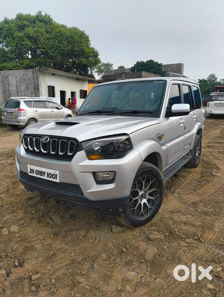 Mahindra Scorpio S10, 2016
