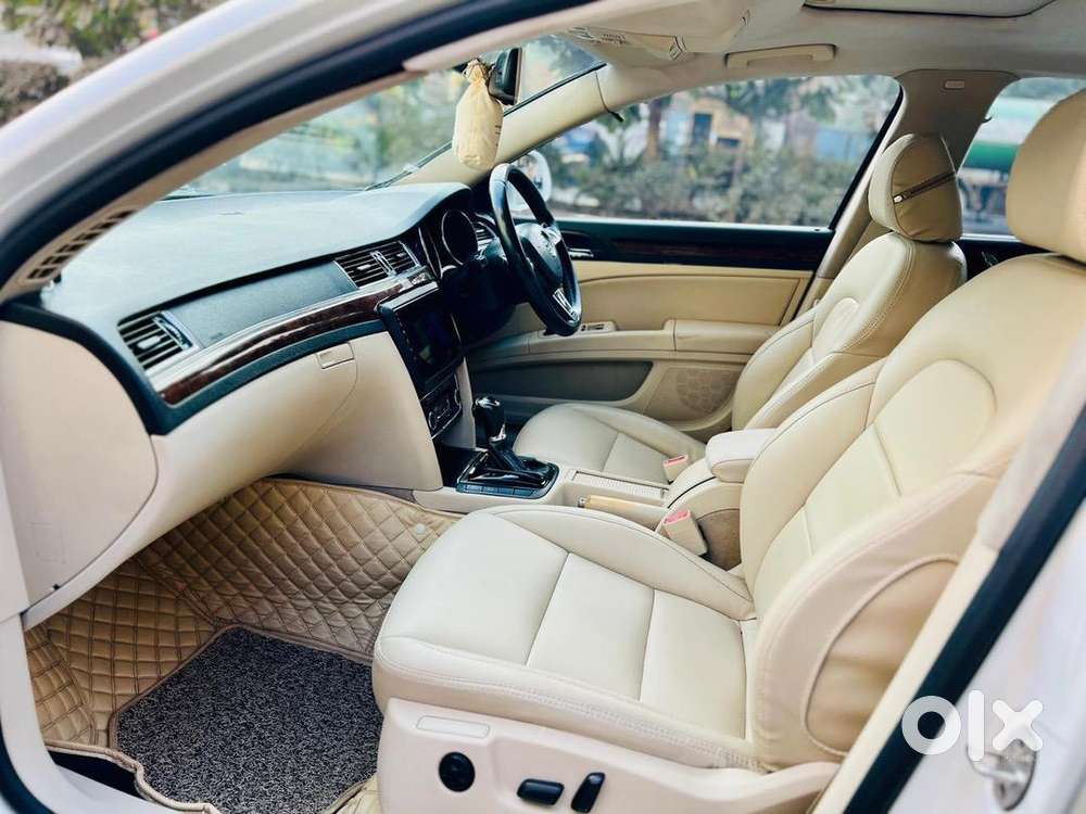 Skoda Superb 2015 Petrol 76000 Km Driven