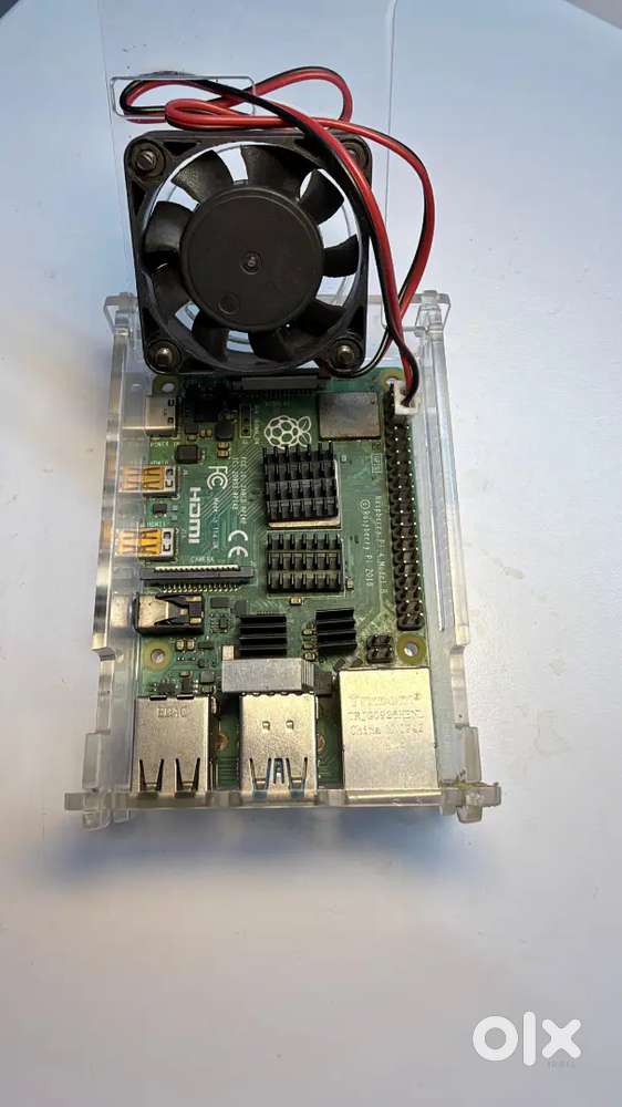 Raspberry Pi 4 - 4GB with Fan and Case