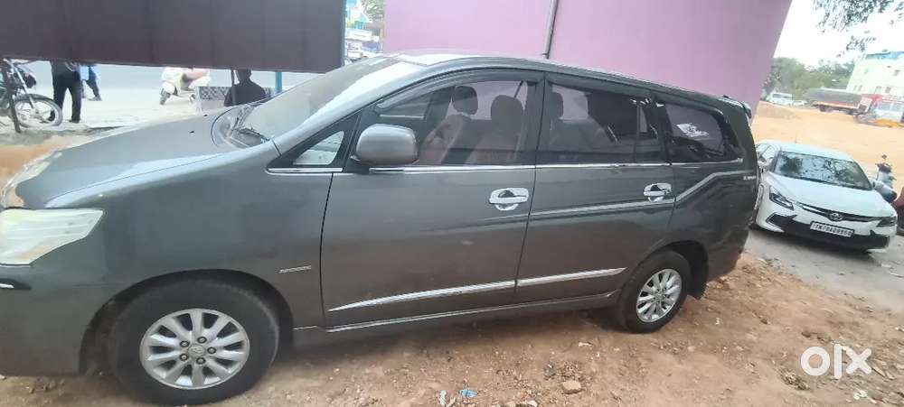 Toyota Innova 2014 Diesel Well Maintained Company Service History