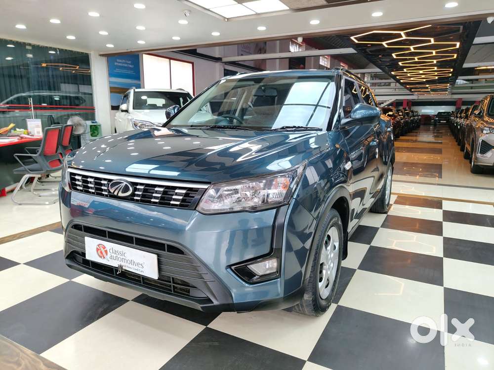 Mahindra Xuv300 1.2 W6 Amt Petrol, 2022, Petrol