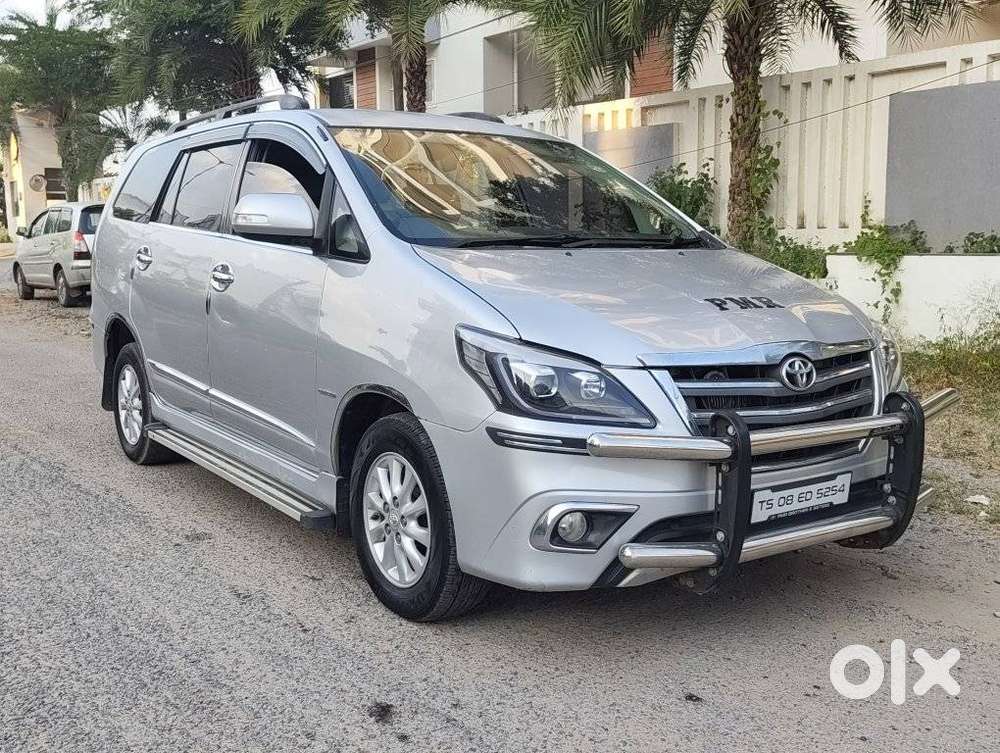 Toyota Innova [ ] 2.5 V Diesel 7 Str, 2014, Diesel