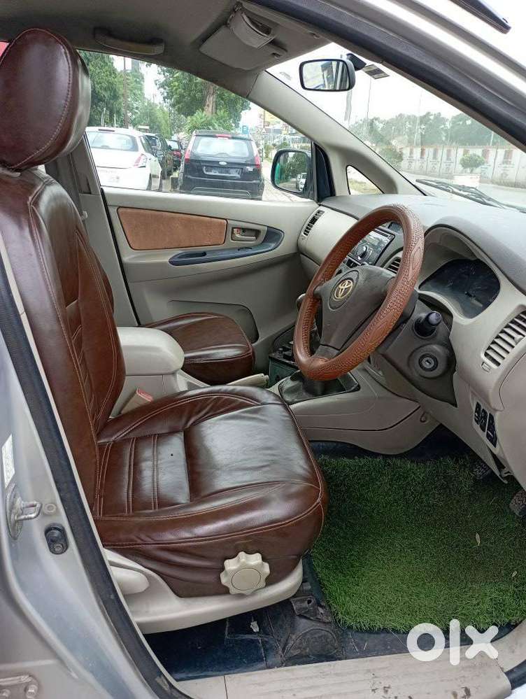 Toyota Innova [2004-2011] 2.5 Gx Diesel 7 Str, 2011, Diesel