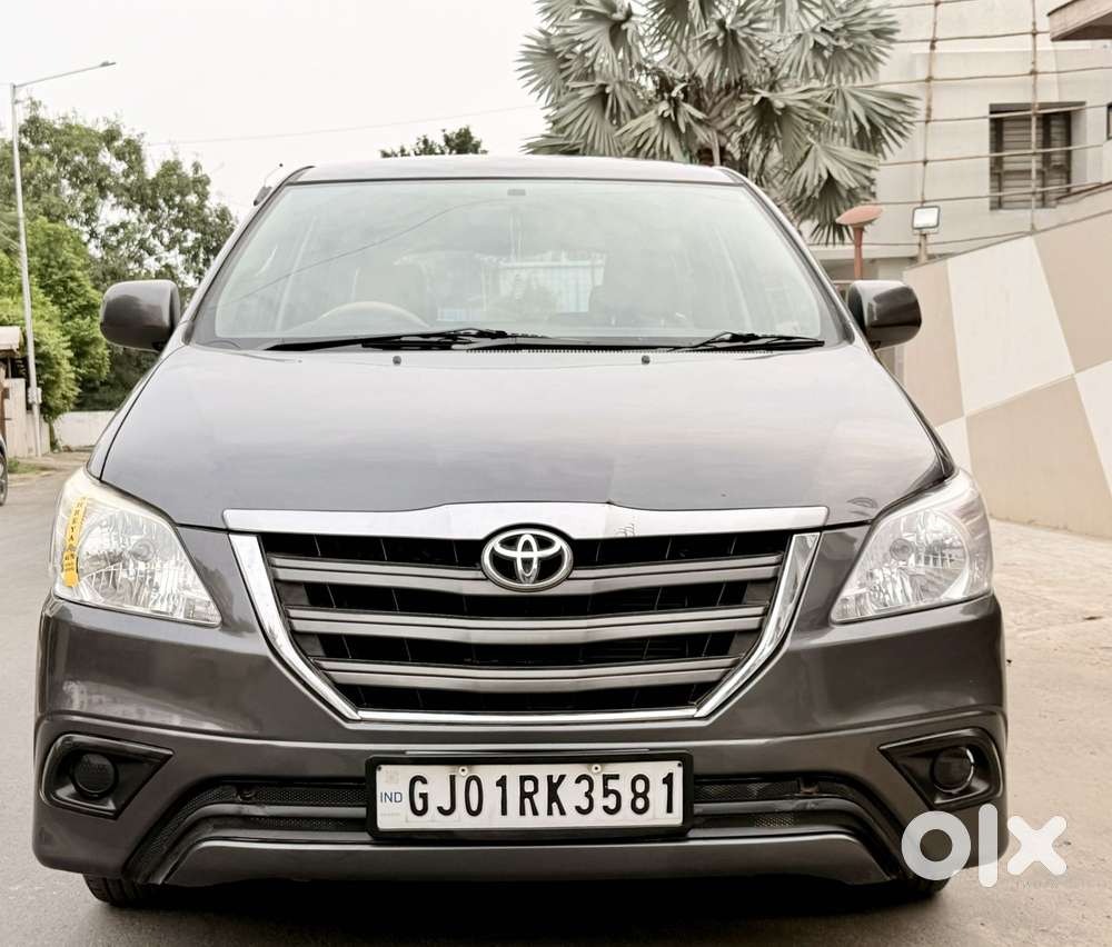 Toyota Innova 2.5 G (diesel) 8 Seater Bs Iv, 2015, Diesel