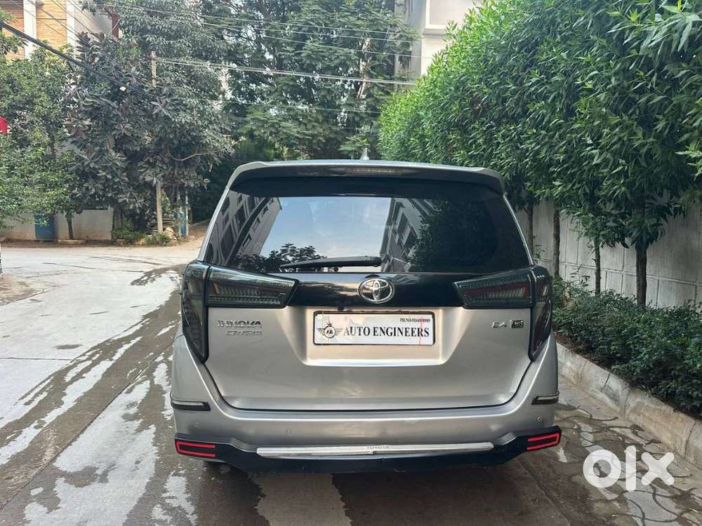 Toyota Innova Crysta [2020-ongoing] 2.4 Gx 8 Str, 2022, Diesel