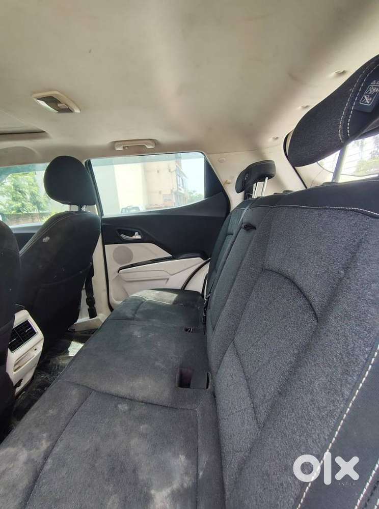Mahindra Xuv 3xo Ax5 1.5 Diesel Autoshift Plus, 2024, Diesel