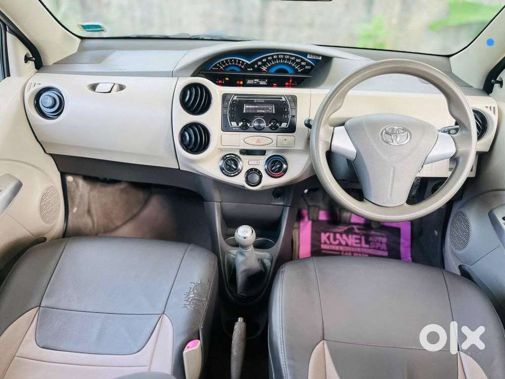 Toyota Etios Liva 2014-2016 V, 2016, Petrol