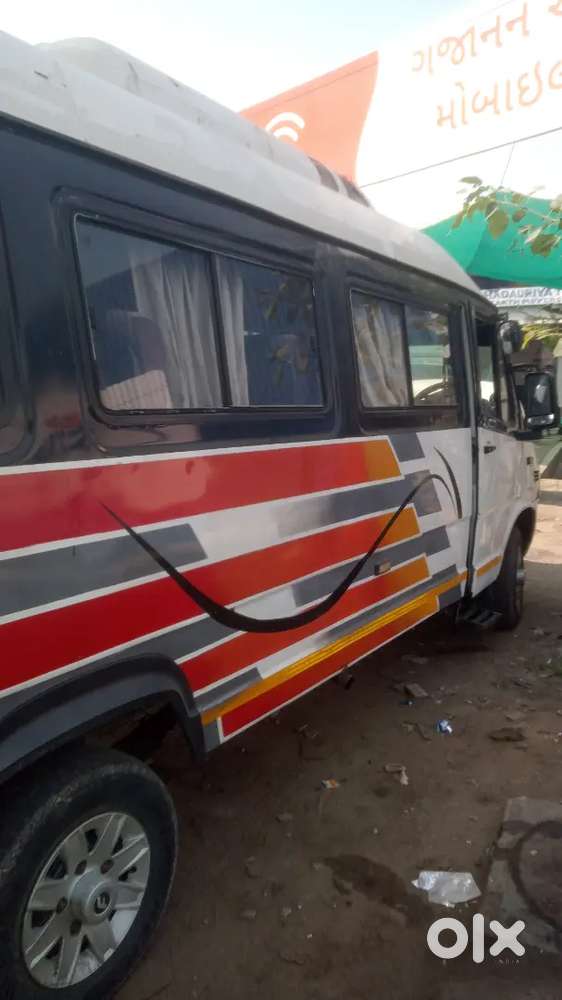Tempo Traveller Force Crv