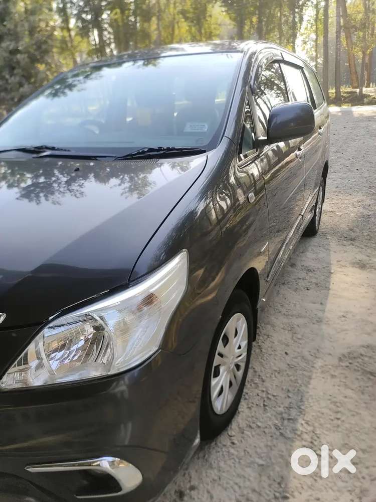 Toyota Innova 2015
