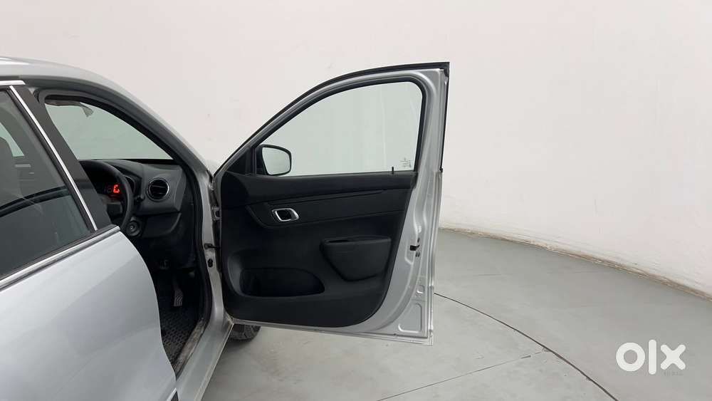 Renault Kwid 2019-ongoing 1.0 Rxt (o), 2018, Petrol