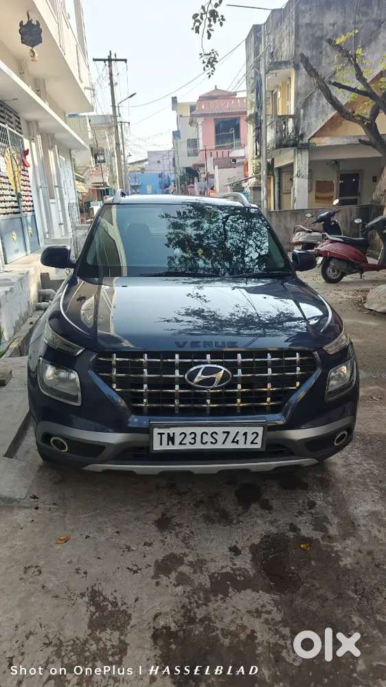Hyundai Venue 2022 Petrol Well Maintained