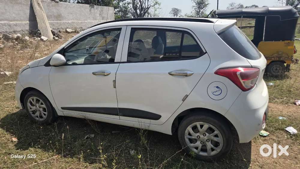 Hyundai Grand I10 2017 Petrol Well Maintained