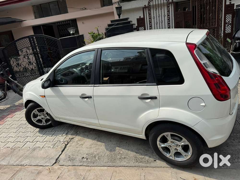 Ford Figo Petrol 2011