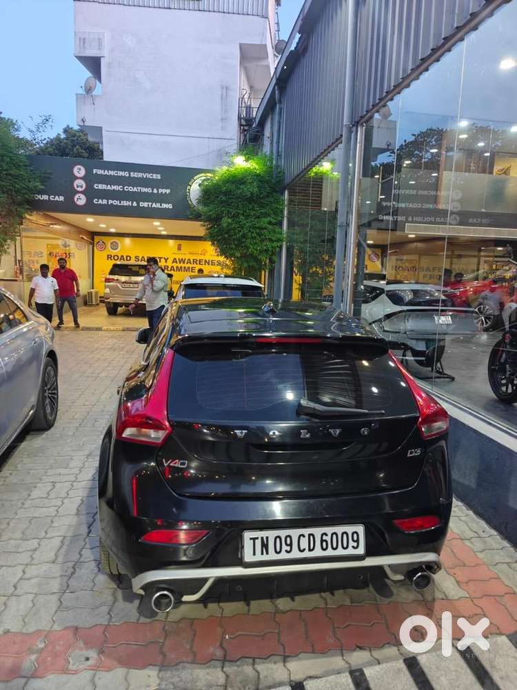 Volvo V40 D3 — Onyx Black — 2016