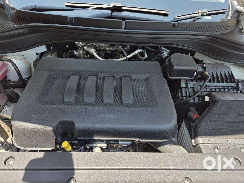 Mahindra Xuv700 2.2 Ax 7 Diesel At Luxury Pack Str, 2024, Diesel