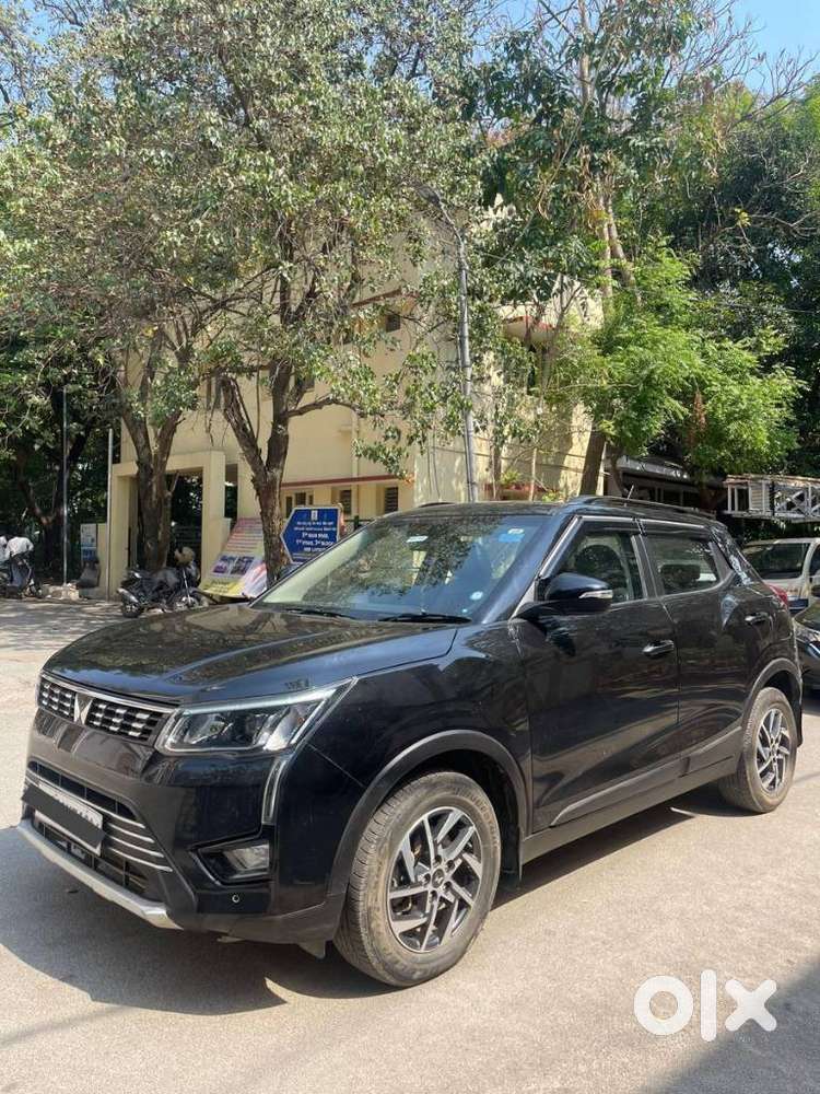 Mahindra Xuv300 W8 1.2 Petrol Dual Tone, 2024, Petrol